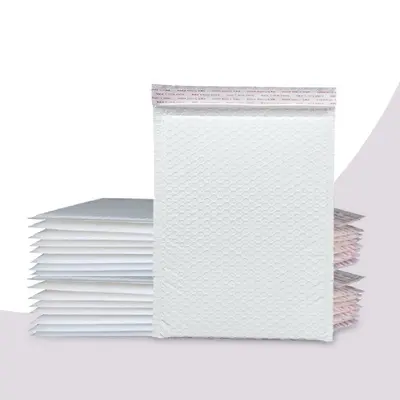 1000 Bubble Mailers displayed with the closure detail visible