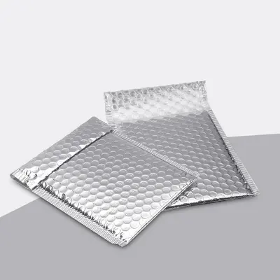 1000 Bubble Mailers presented alongside its printed surface detail