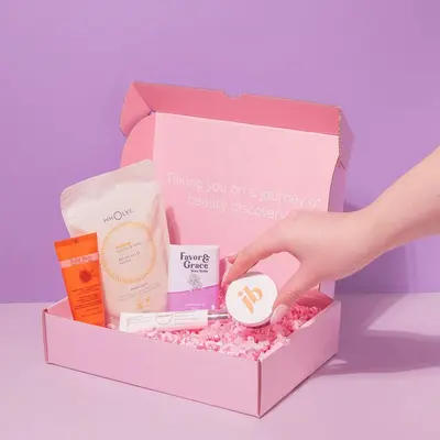 Subscription Boxes displayed with the closure detail visible